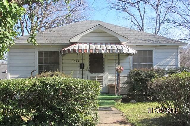 2nd image of 1613 S Maple St