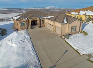 3202 Promontory Dr, Bismarck, ND 58503