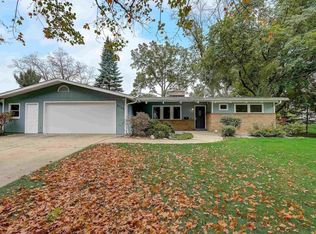 5725 Crabapple Ln, Madison, WI 53711