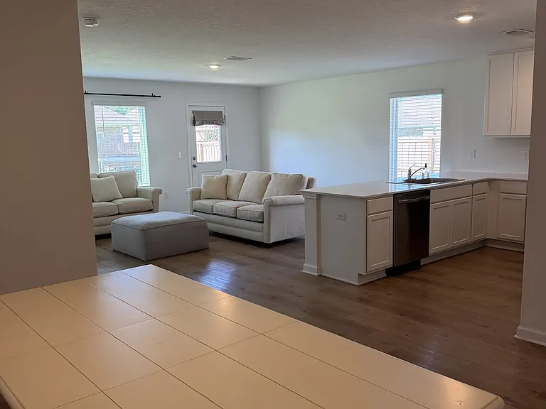 16933 Valencia Way — Photo 2