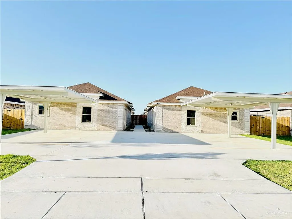 2 bed, 2.0 bath, 941 sqft, $950 — Photo 2