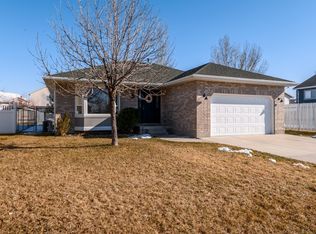 1712 N 2275 W, Clinton, UT 84015