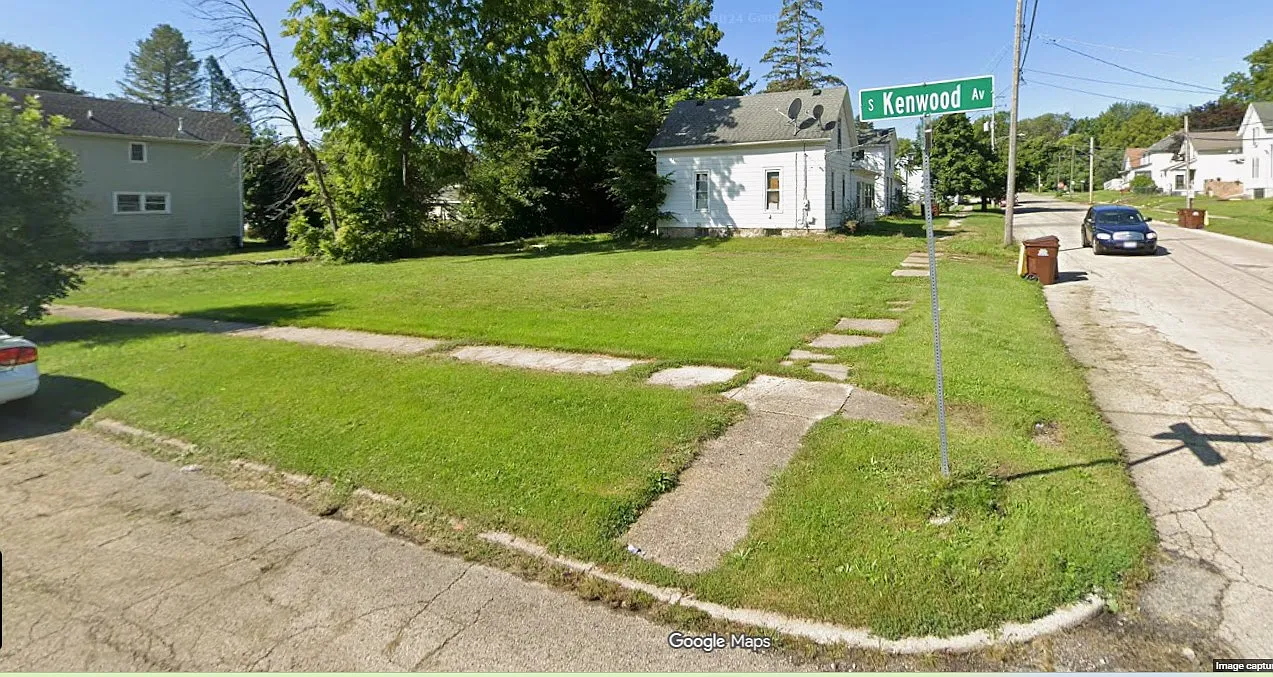 3 bed, 1204 sqft, $850 — Photo 2