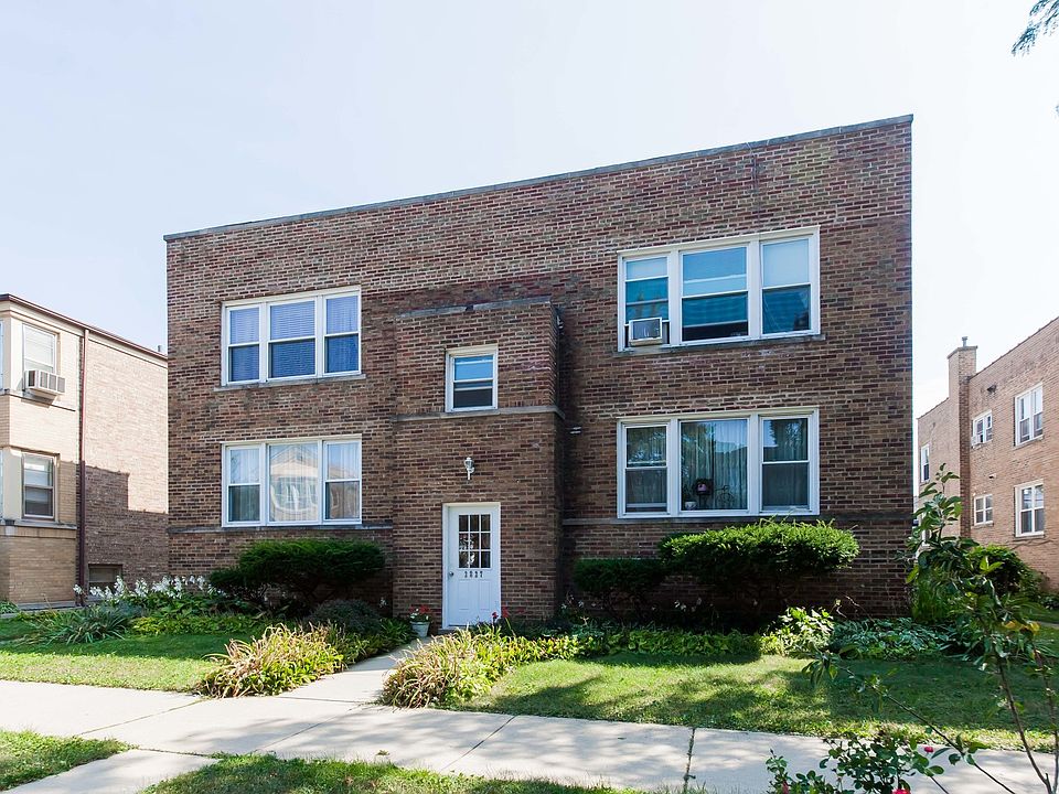 1st image of 2827 W Berwyn Ave APT 2E