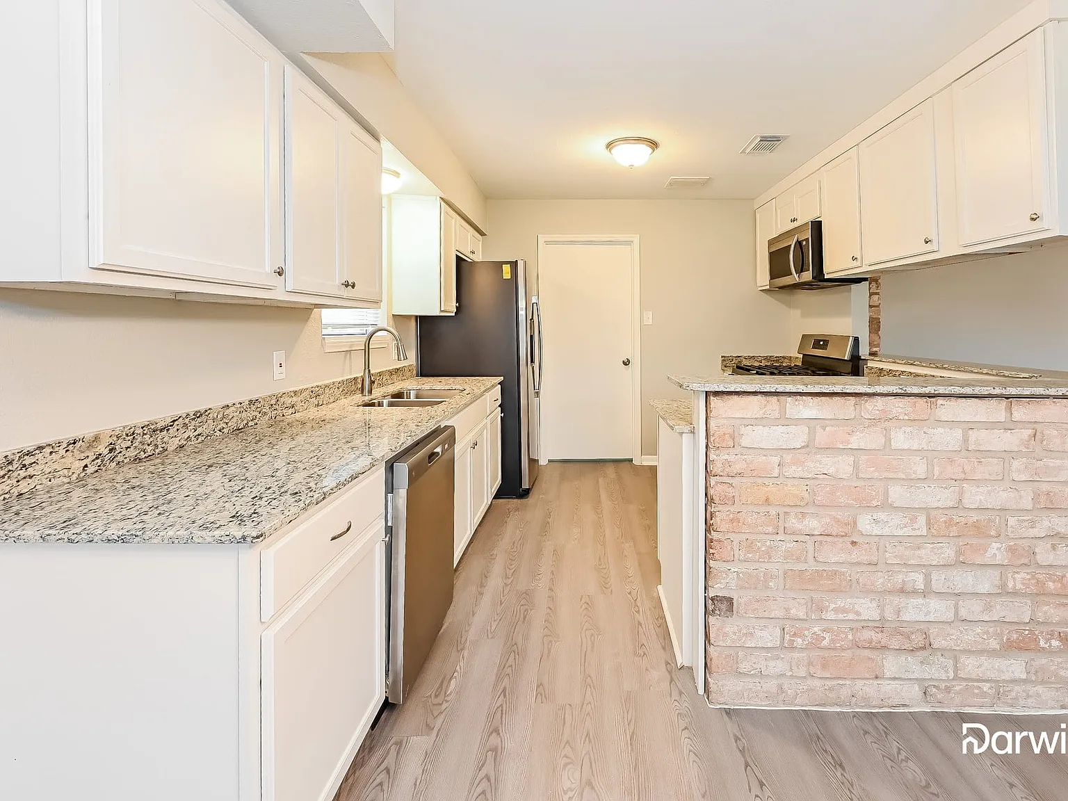 3 bed, 2.0 bath, 1761 sqft, $1,999 — Photo 3