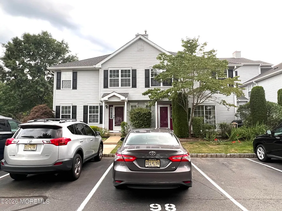 757 Banyan Ct