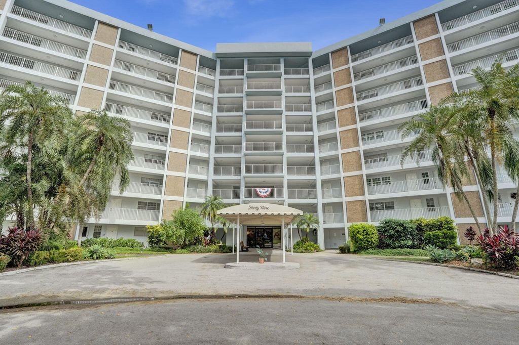 2940 N COURSE Drive #401, Pompano Beach