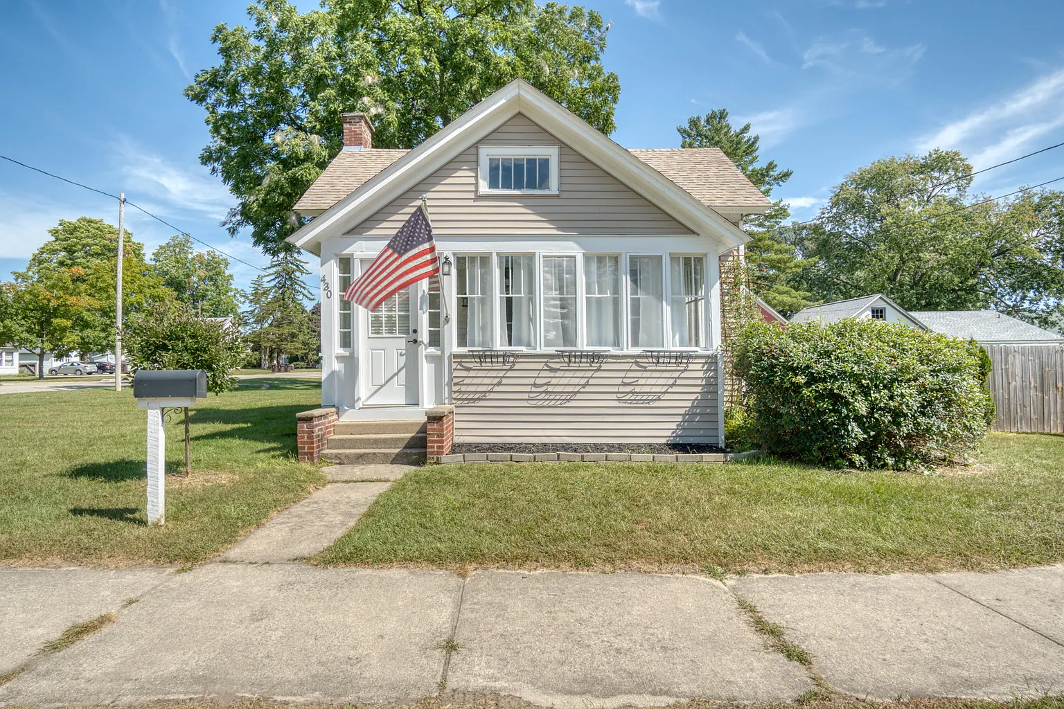 430 Marion Ave photo 1