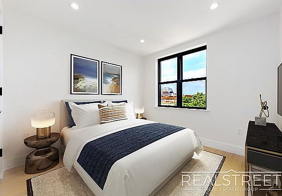 4th image of 1889 Bergen St