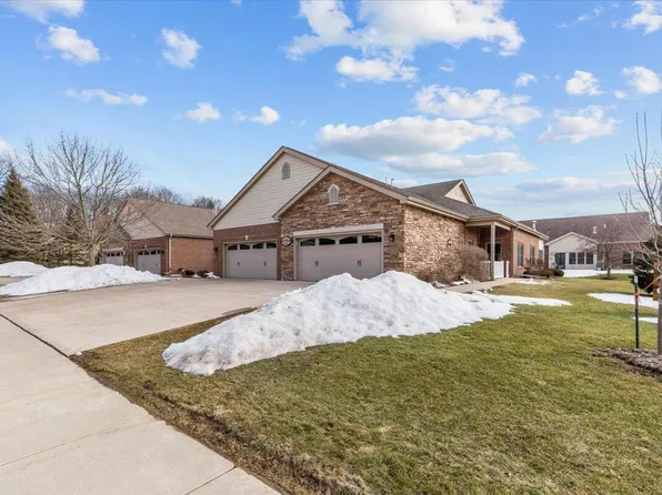 452 Timblin DR #4, Kewaskum, WI 53040