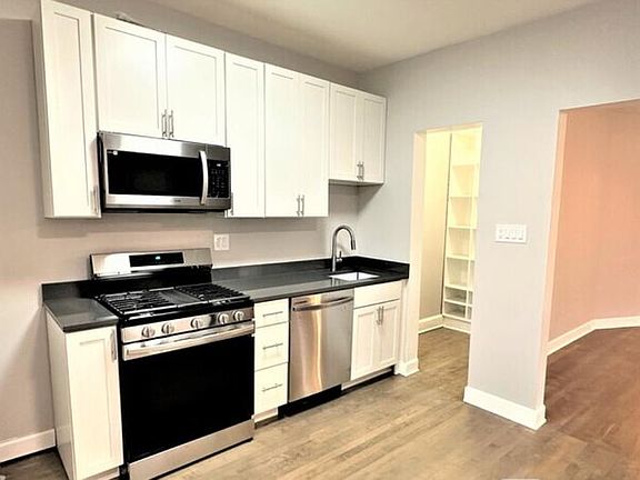 4th image of 1452-54 W Winnemac Ave #1454-1W