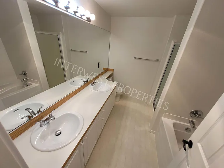 16173 SW Audubon St #102 — Photo 21