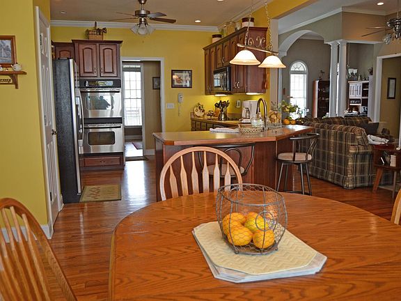 2nd image of 132 Bellingham Way