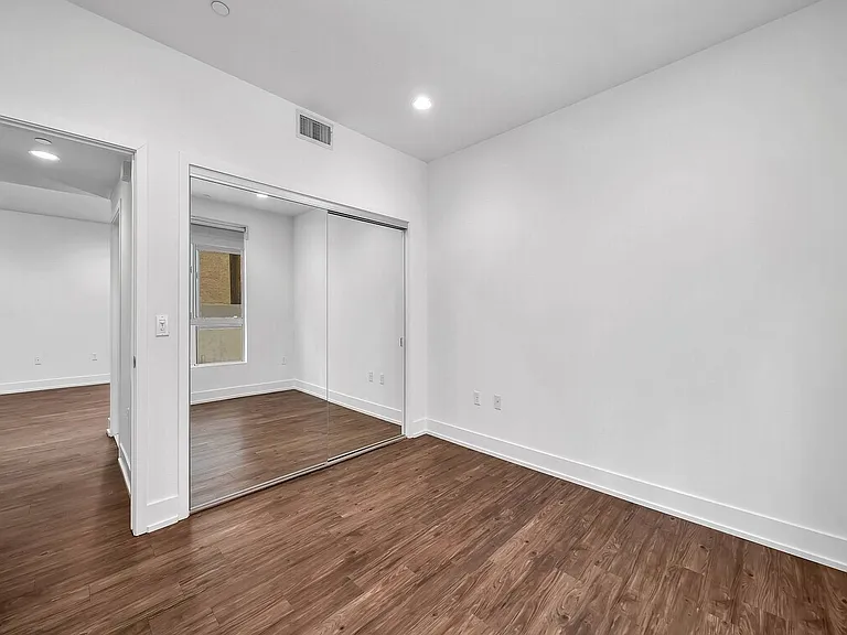 2028 S Bentley Ave #102 — Photo 10