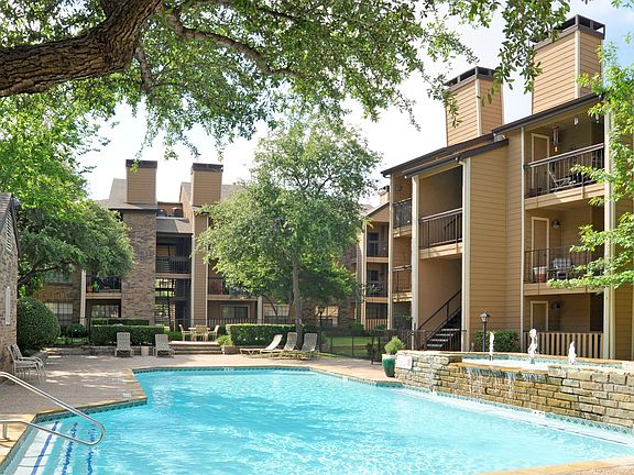 Hilton Head Apartments Pool