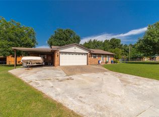 187 McKnight Rd, McAlester, OK 74501