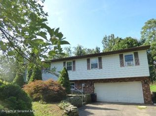 612 Sunset Dr, Clarks Summit, PA 18411