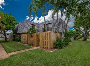 314 Woodland Rd, Palm Springs, FL 33461