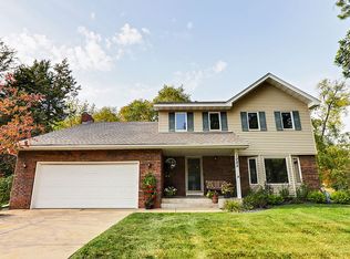 1085 Lawnview Ave, Shoreview, MN 55126