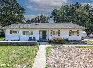 102 Oglethorpe Pl, Oak Ridge, TN 37830