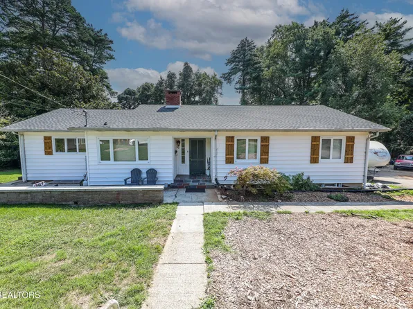 102 Oglethorpe Pl, Oak Ridge, TN 37830