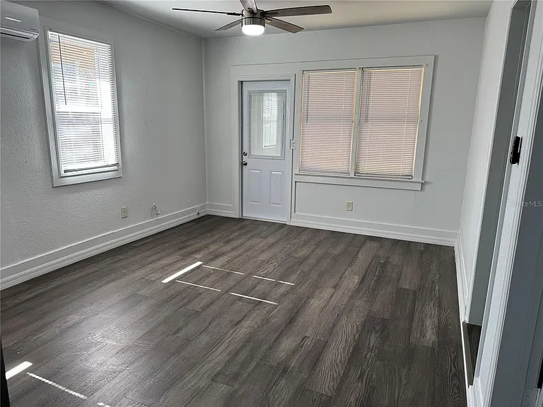 2065 N Betty Ln — Photo 9