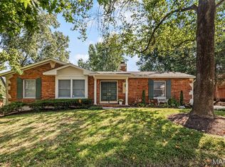 566 Windsor Mill Dr, Ballwin, MO 63011