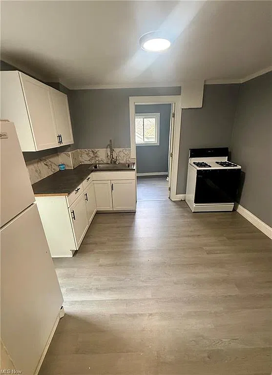 2 bed, 562 sqft, $975 — Photo 2