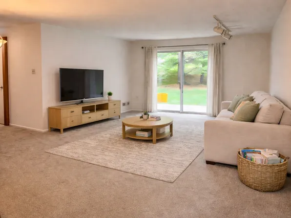 177 Applegate Ln, East Brunswick, NJ 08816