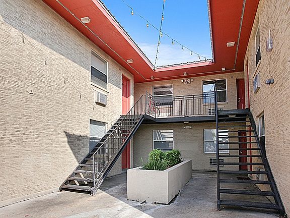 2nd image of 2817 S Liberty St APT 103