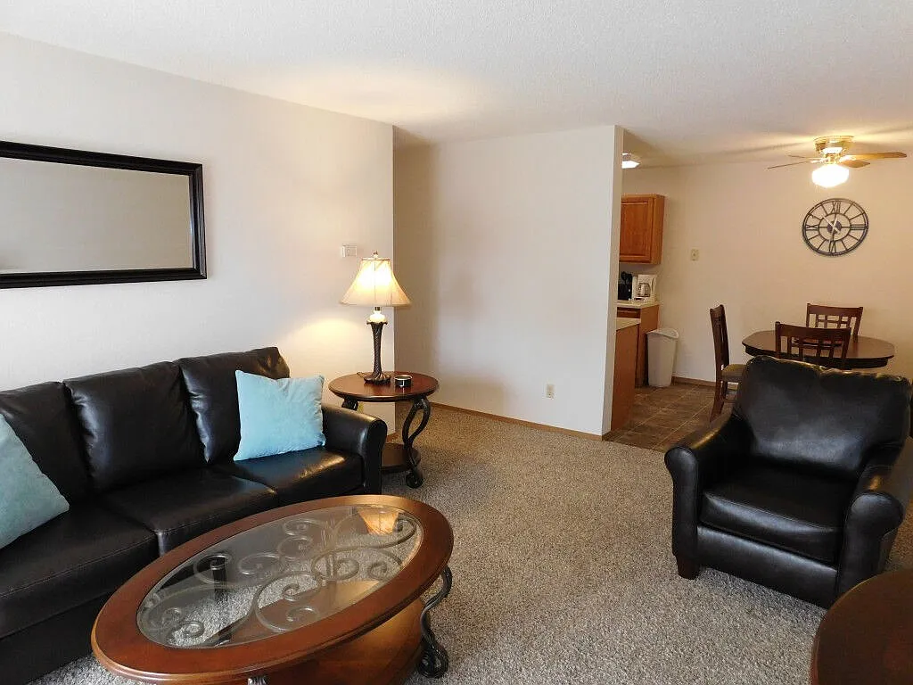 Colonial Heights — Photo 2