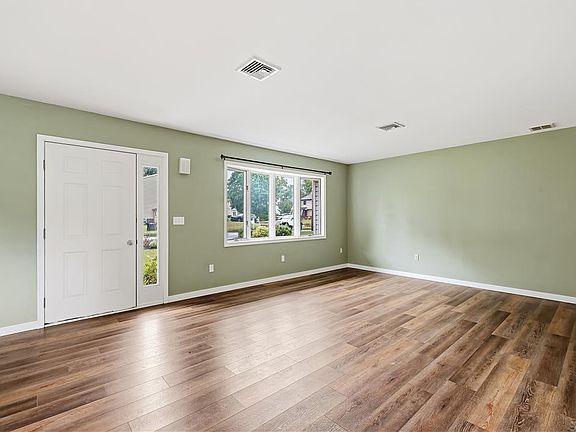 5th image of 3390 Florian St
