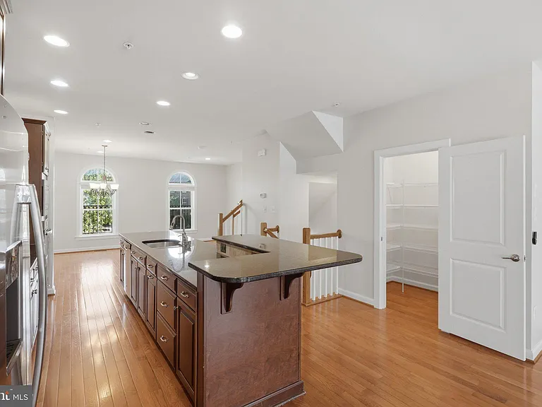 3589 Katherine Way — Photo 20