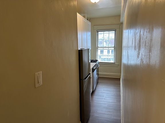 5th image of 1811 S St NW #92454ebd8