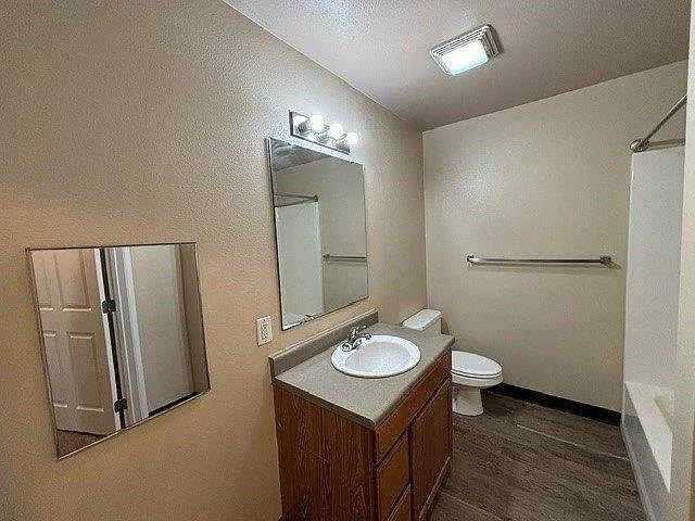 Apple Creek Apartments — Photo 9