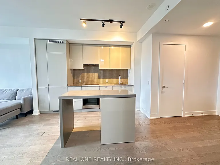 7 Grenville St #1606 — Photo 6