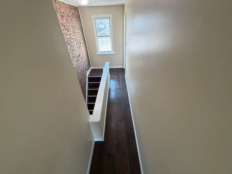 909 W Tilghman St #2 — Photo 7