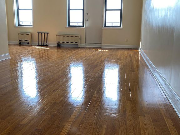 3rd image of 260 N Broadway #7L