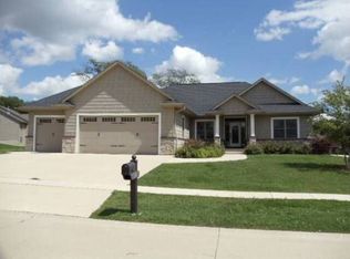 5915 River Pkwy NE, Cedar Rapids, IA 52411