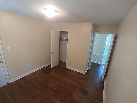 5th image of 2204 Maywood St