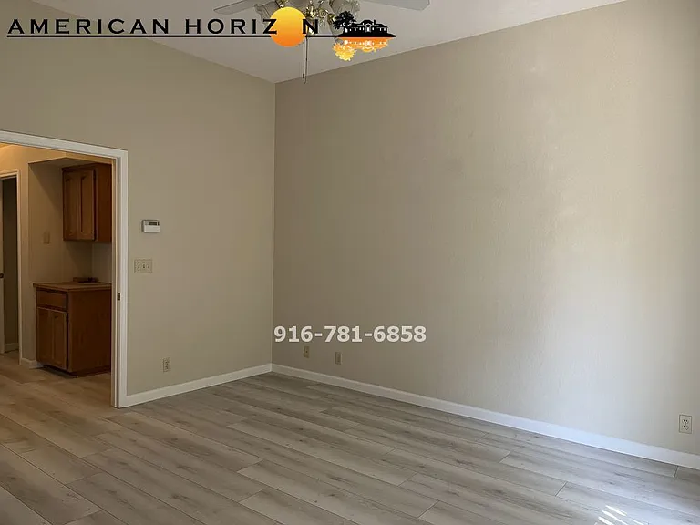 715 Merrill Ct — Photo 5