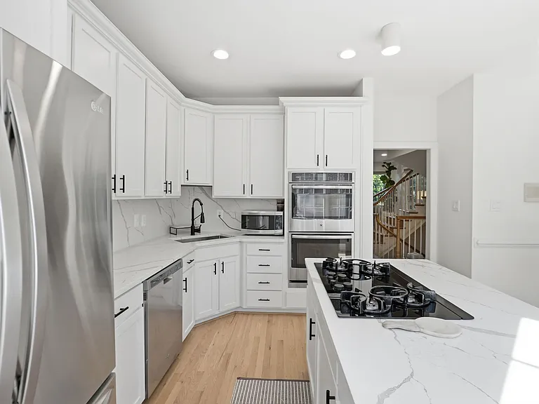 1320 Lessard Ln — Photo 9