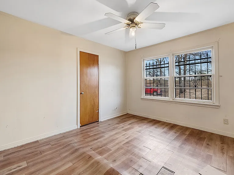 1121 Wheeler St — Photo 4
