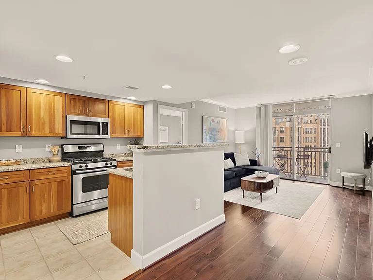 1220 N Fillmore St #810 — Photo 1