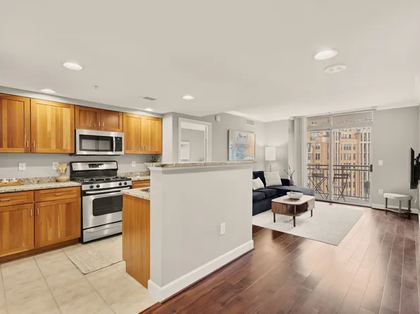1220 N Fillmore St Unit 810, Arlington, VA 22201