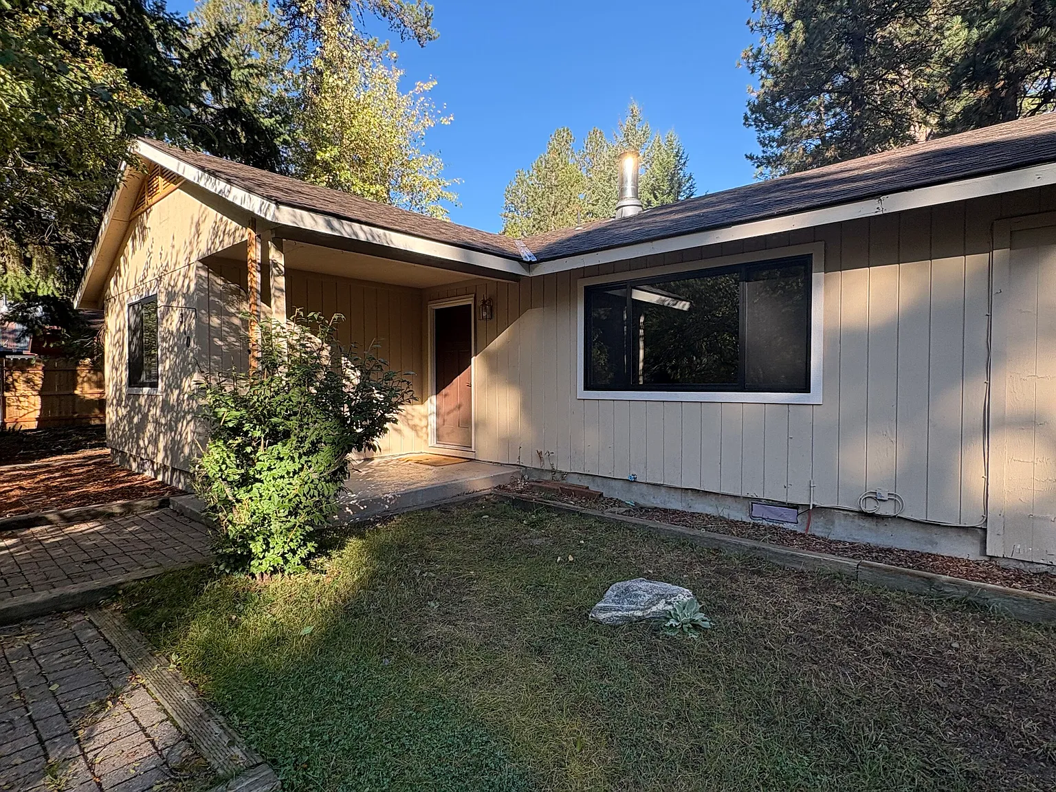 3 bed, 1292 sqft, $2,200 — Photo 2
