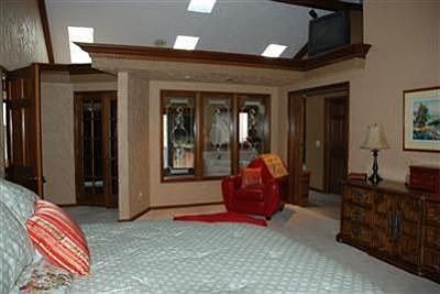 5th image of 1586 Chartwell Dr