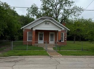 1507 & 1511 E Garnett St, Gainesville, TX 76240