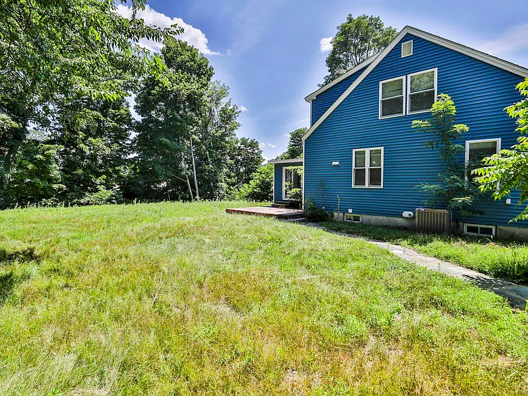 151 Tolles St — Photo 4