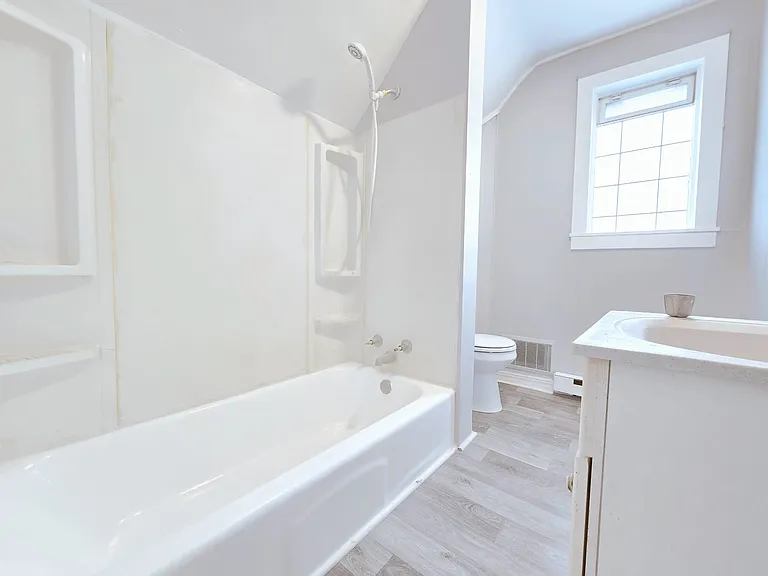 533 Columbia St #C — Photo 7